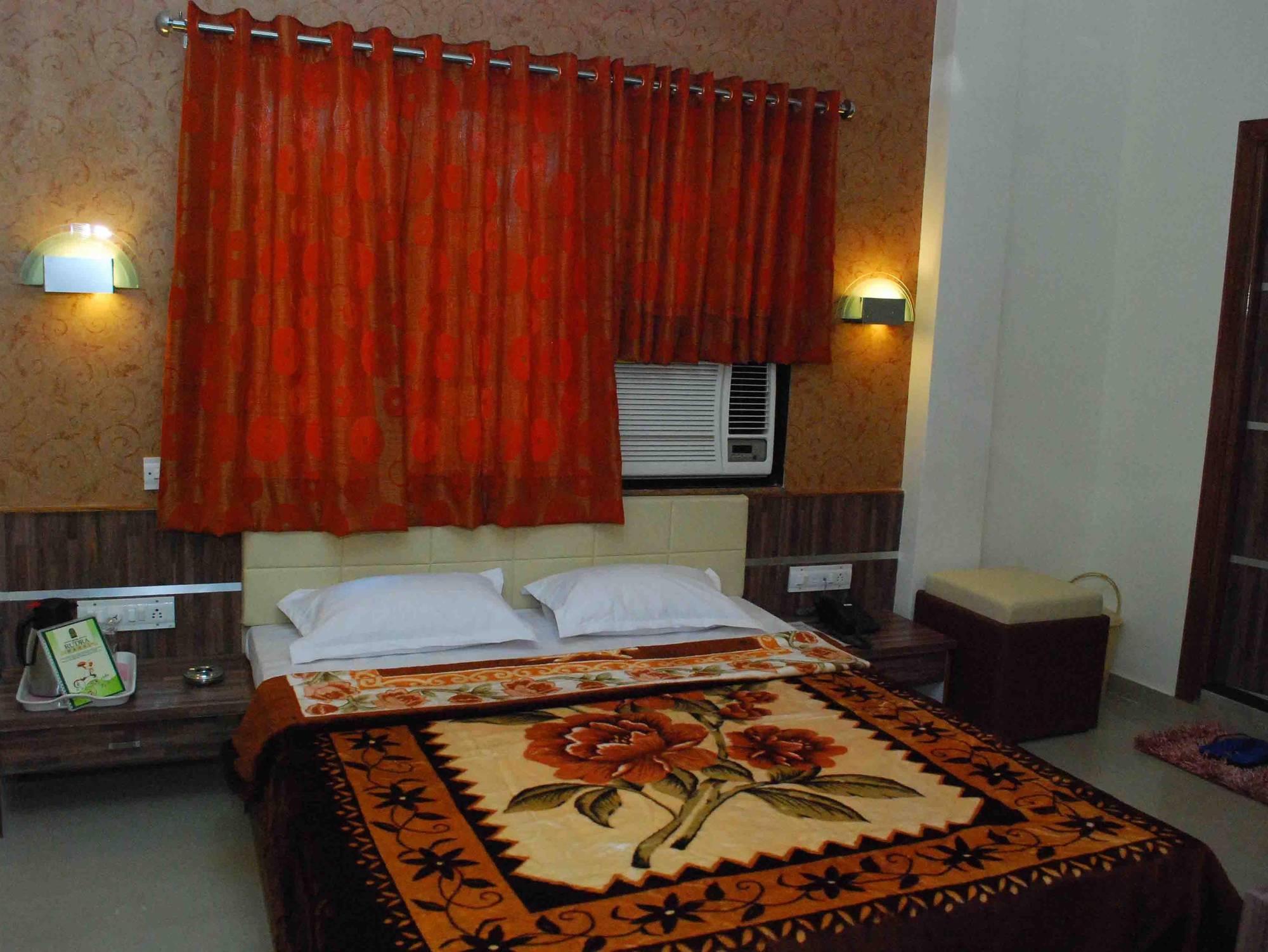 Oyo Flagship 19003 Hotel Rudra Mahal Ahmedabad Exterior foto