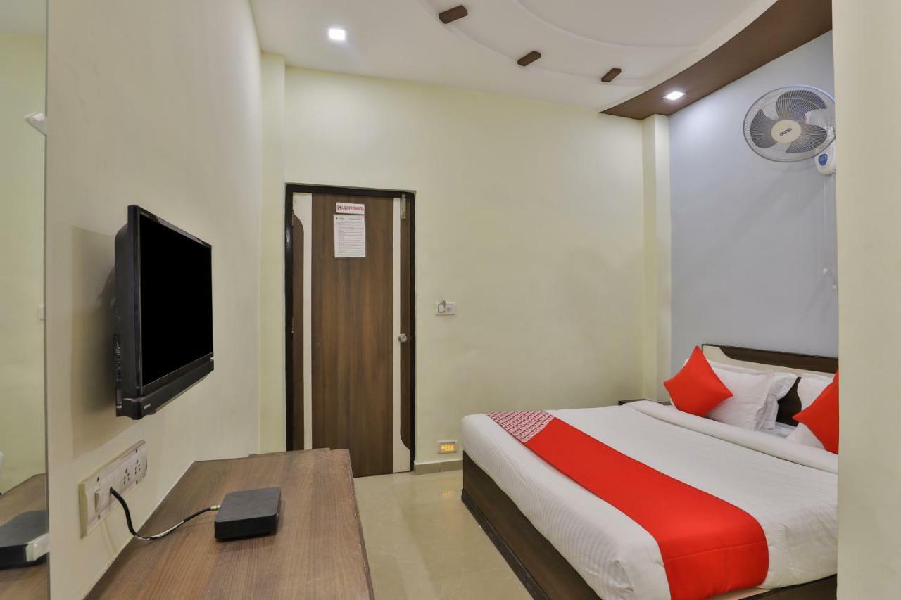 Oyo Flagship 19003 Hotel Rudra Mahal Ahmedabad Exterior foto