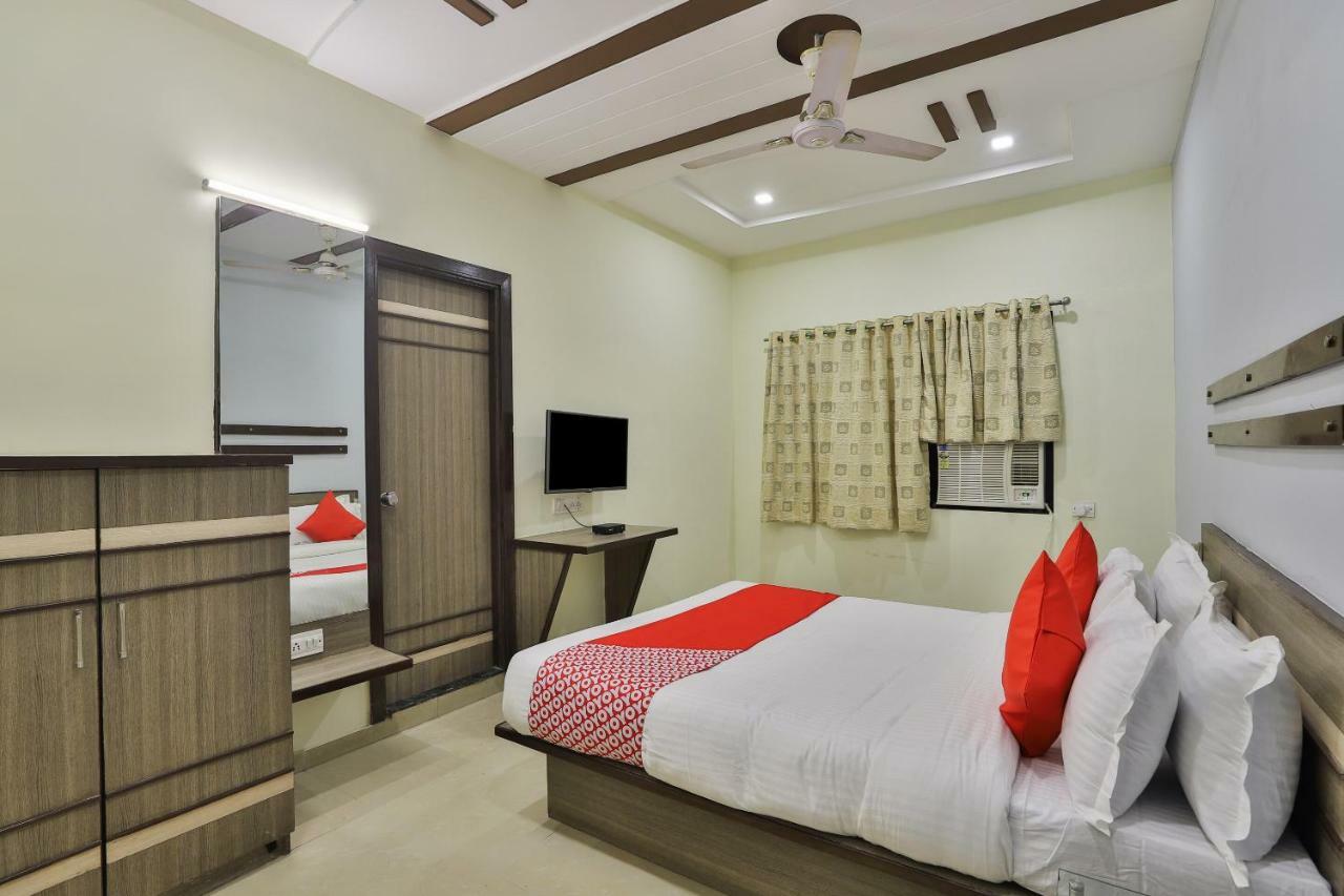 Oyo Flagship 19003 Hotel Rudra Mahal Ahmedabad Exterior foto