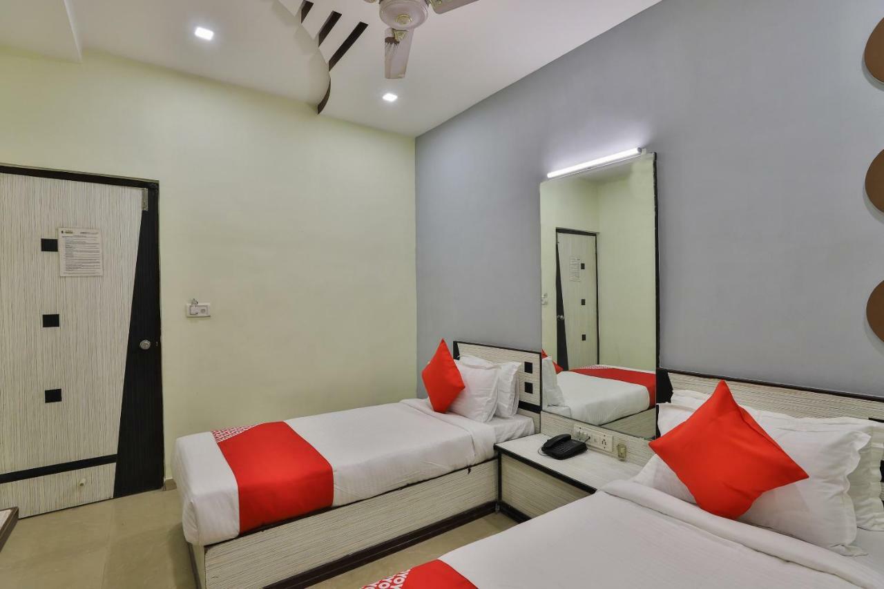 Oyo Flagship 19003 Hotel Rudra Mahal Ahmedabad Exterior foto